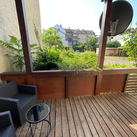 Mit Parkplatz 公寓 *